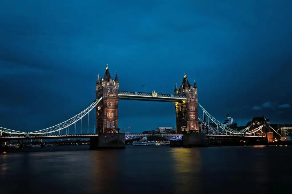 How to Plan a Budget Trip to Europe: Secrets for Saving Big 3 pexels chris schippers 139261 427679 min