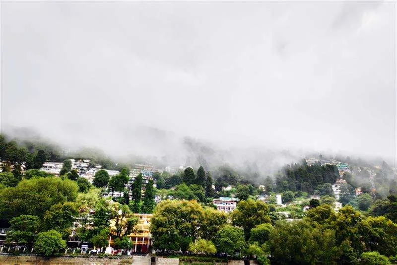 Best Weekend Getaways from Mumbai with Friends for Fun Trips in 2025 3 Best Weekend Getaways from Mumbai for 2025