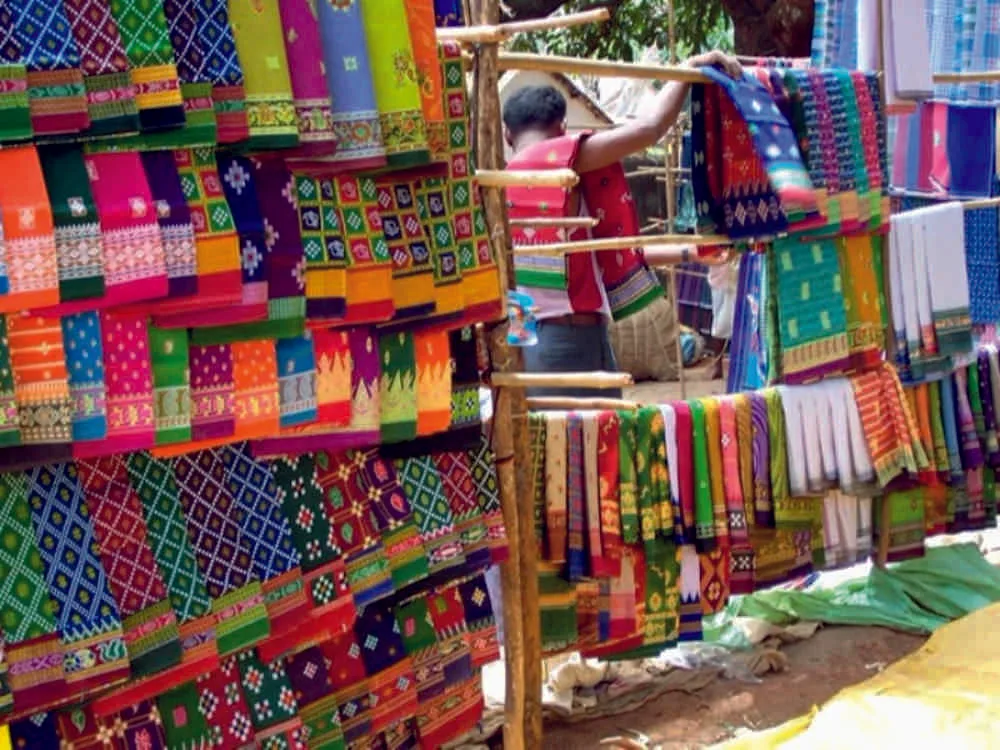 7 reasons Varanasi is the Ultimate Spiritual & Cultural Destination 7 shopping in varanasi