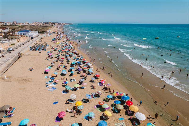 Top Tourist Places in India for Culture, Beaches, Mountains & More 9 Marina Beach