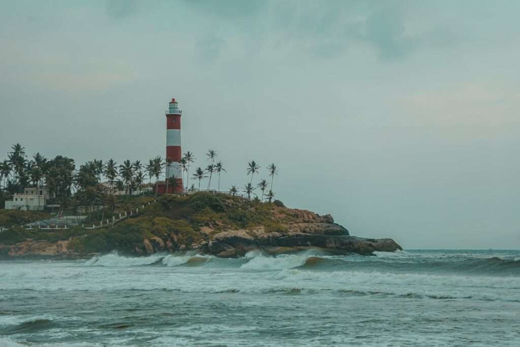 Top Tourist Places in India for Culture, Beaches, Mountains & More 10 Kovalam Beach