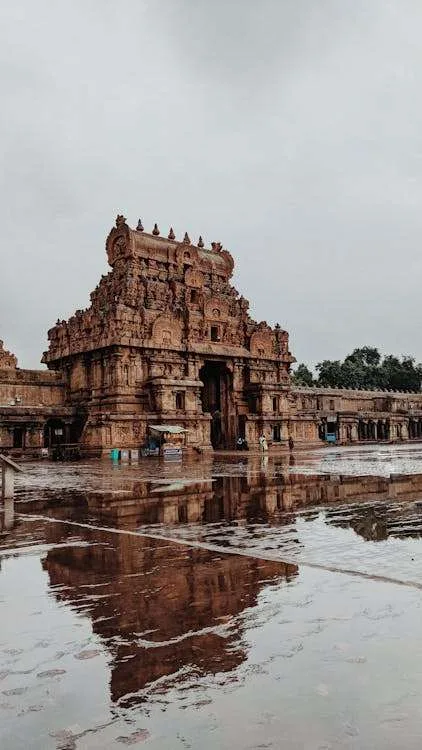 Best South Indian Temples to Explore in 2025 8 Brihadeeswarar Temple, 2