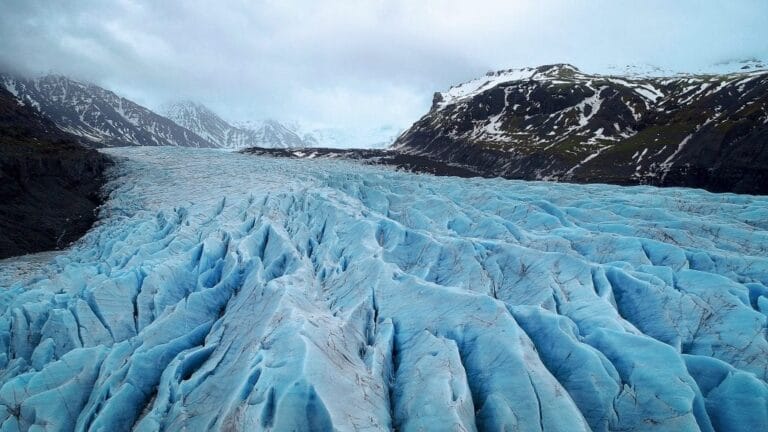 How to Experience Iceland’s Unique Fire and Ice Landscapes
