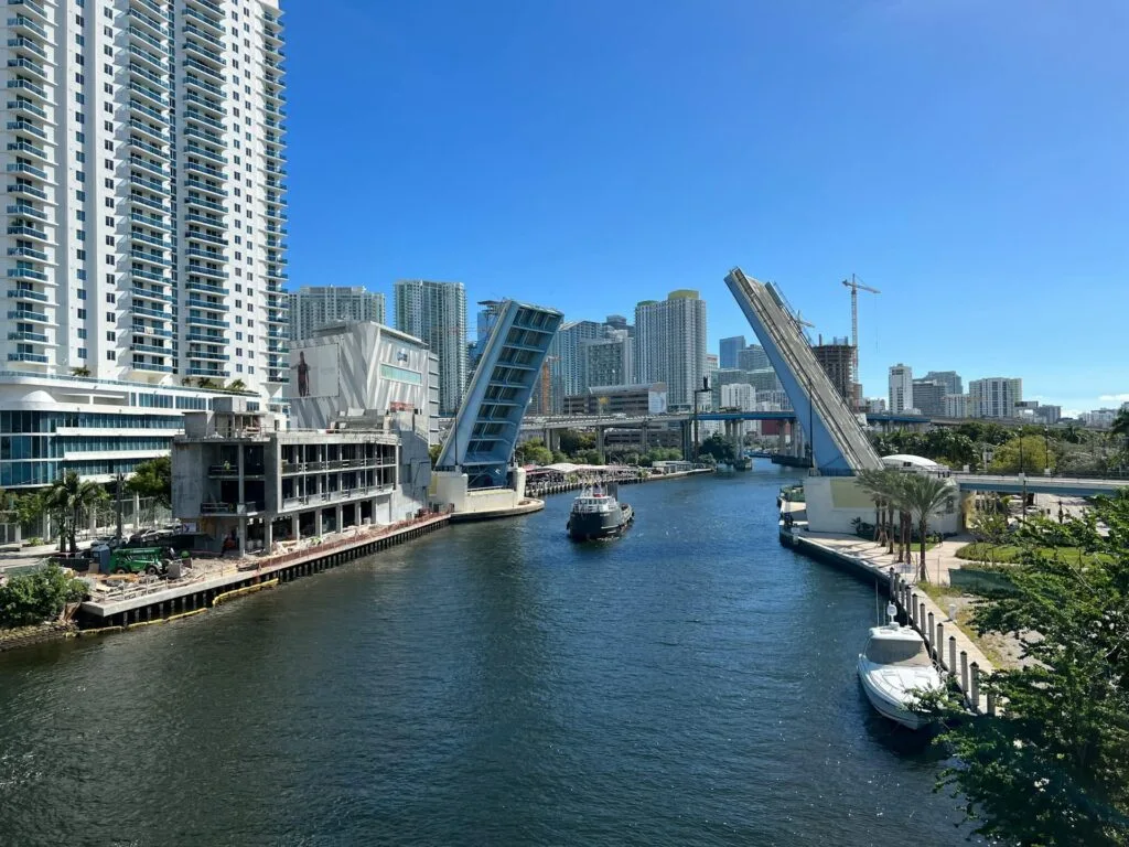 edwin ouko kHgjM3q 1NQ unsplash min