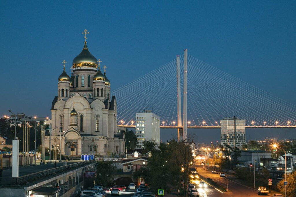 Best Places to Visit in Russia for an Unforgettable Trip 5 Golden Bridge in Vladivostok, stunning Pacific city in Russia