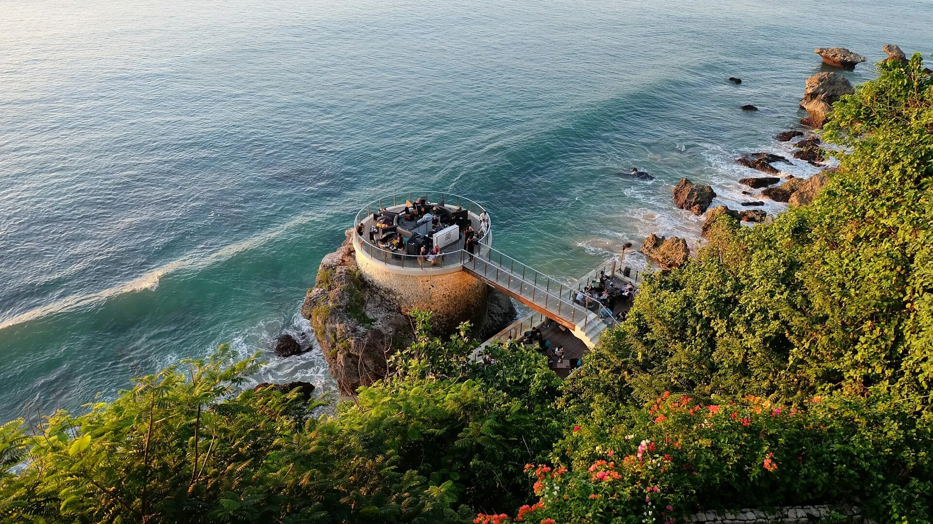 Best Resorts for Couples in Bali – Summer Picks 2 Ayana Resort and Spa, Jimbaran
