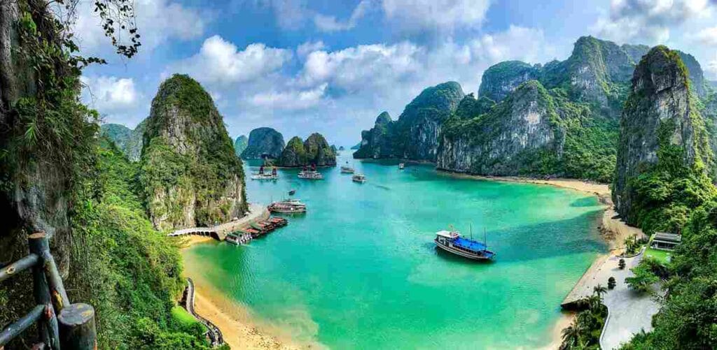 Best Countries to Visit in May: Top 10 Destinations for Spring Travel (2025) 7 May