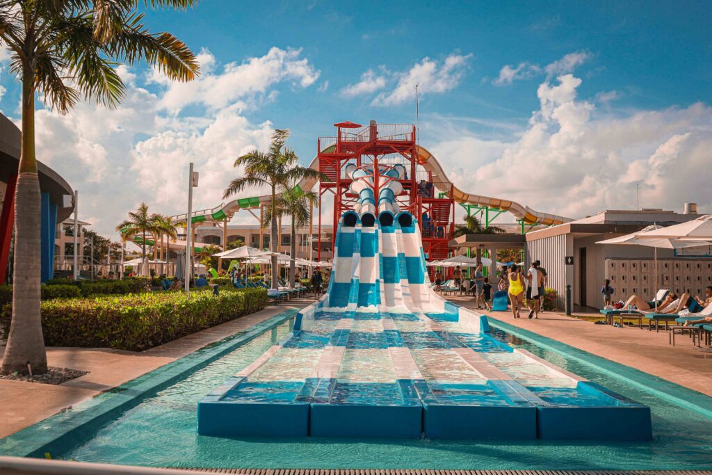 Top International Water Parks to Visit with Kids this Summer 1 Parks