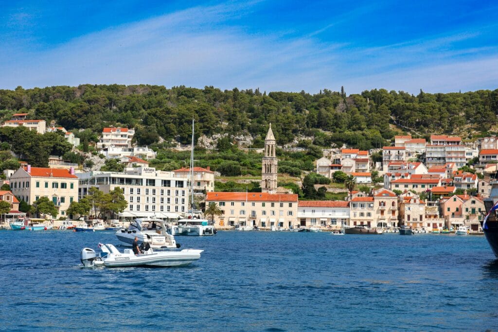 Best Countries to Visit in May: Top 10 Destinations for Spring Travel (2025) 5 May
