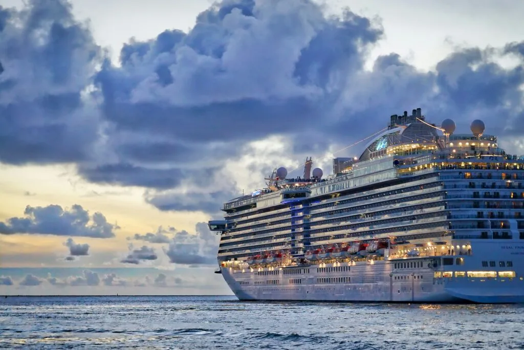 Best Cruises for Families with Kids – Summer 2025 Options 2 Royal Caribbean