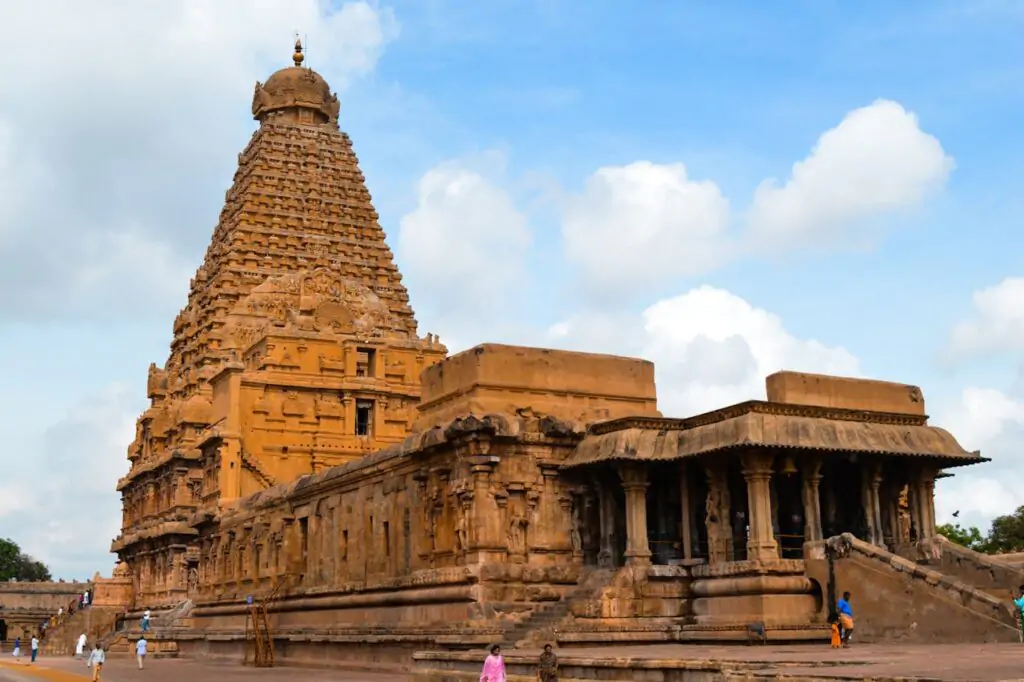 10 Oldest Temples in India You Must Visit in 2025 – Explore Timeless Wonders! 1 Brihadeeswarar Temple Oldest Temples in India