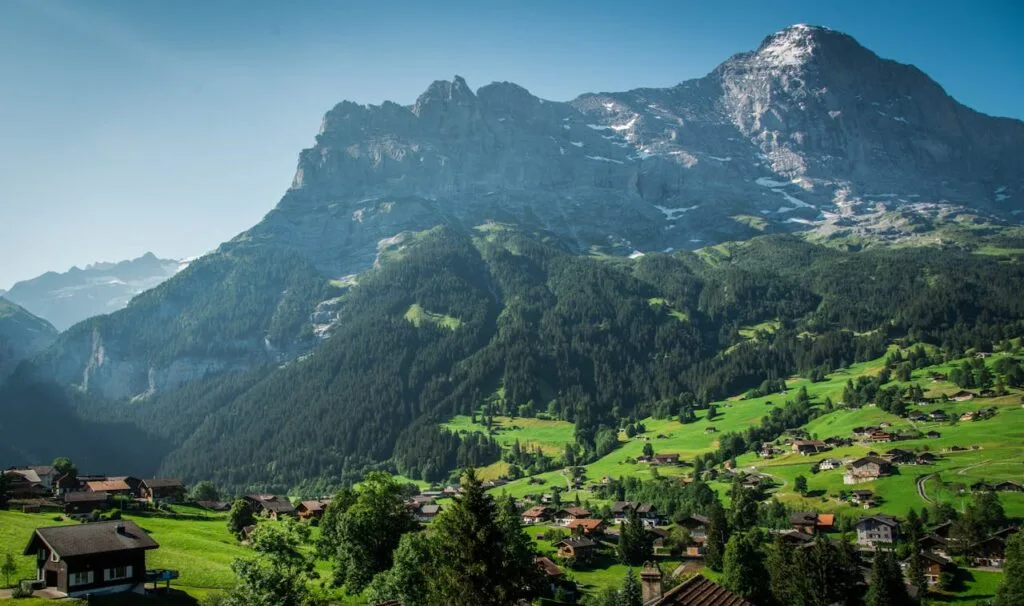 Places to Visit in Switzerland: The Ultimate 2025 Travel Bucket List 8 Grindelwald