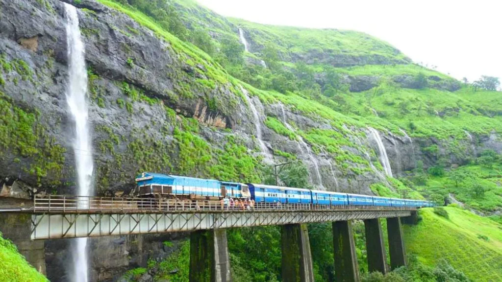 Hidden Tourist Places to Visit in South India That Will Absolutely Blow Your Mind 1 visakhapatnam araku valley min