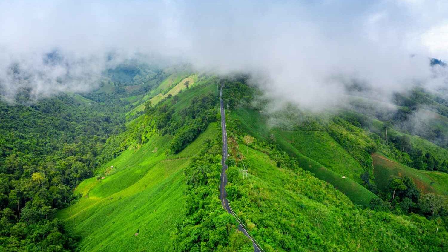 5 Budget-Friendly Road Trips in India Under ₹10,000 (For Solo Travelers & Small Groups) 1 Budget-Friendly Road Trips in India