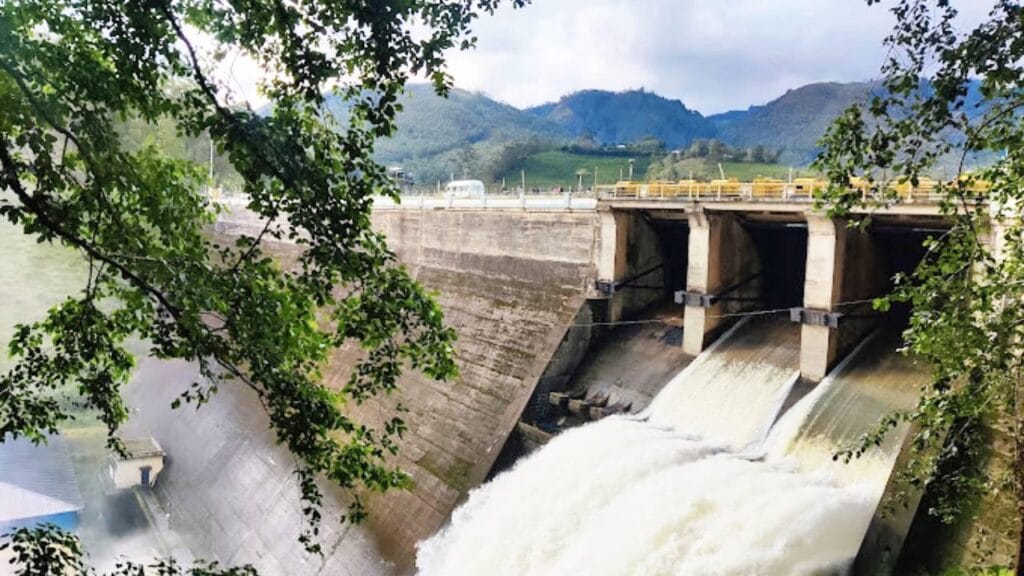 Top Tourist Places in Kerala for 2 Days: A Perfect Getaway into Nature 1 Mattupetty Dam Kerala min