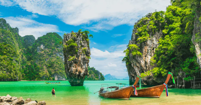 Best Beaches in Phuket and Best Hotels Nearby