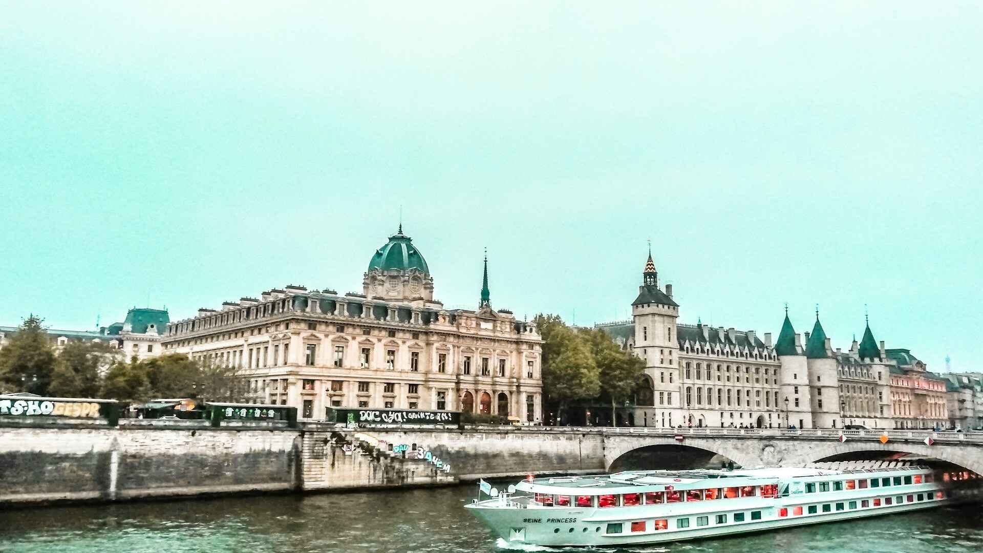 Budget Travel in Europe: Top Tips for Indian Explorers 1 Budget Travel in Europe