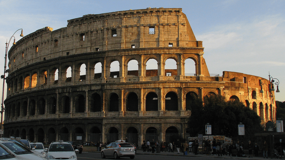 Travel Guide: The New 7 Wonders of the World 6 colossuem min