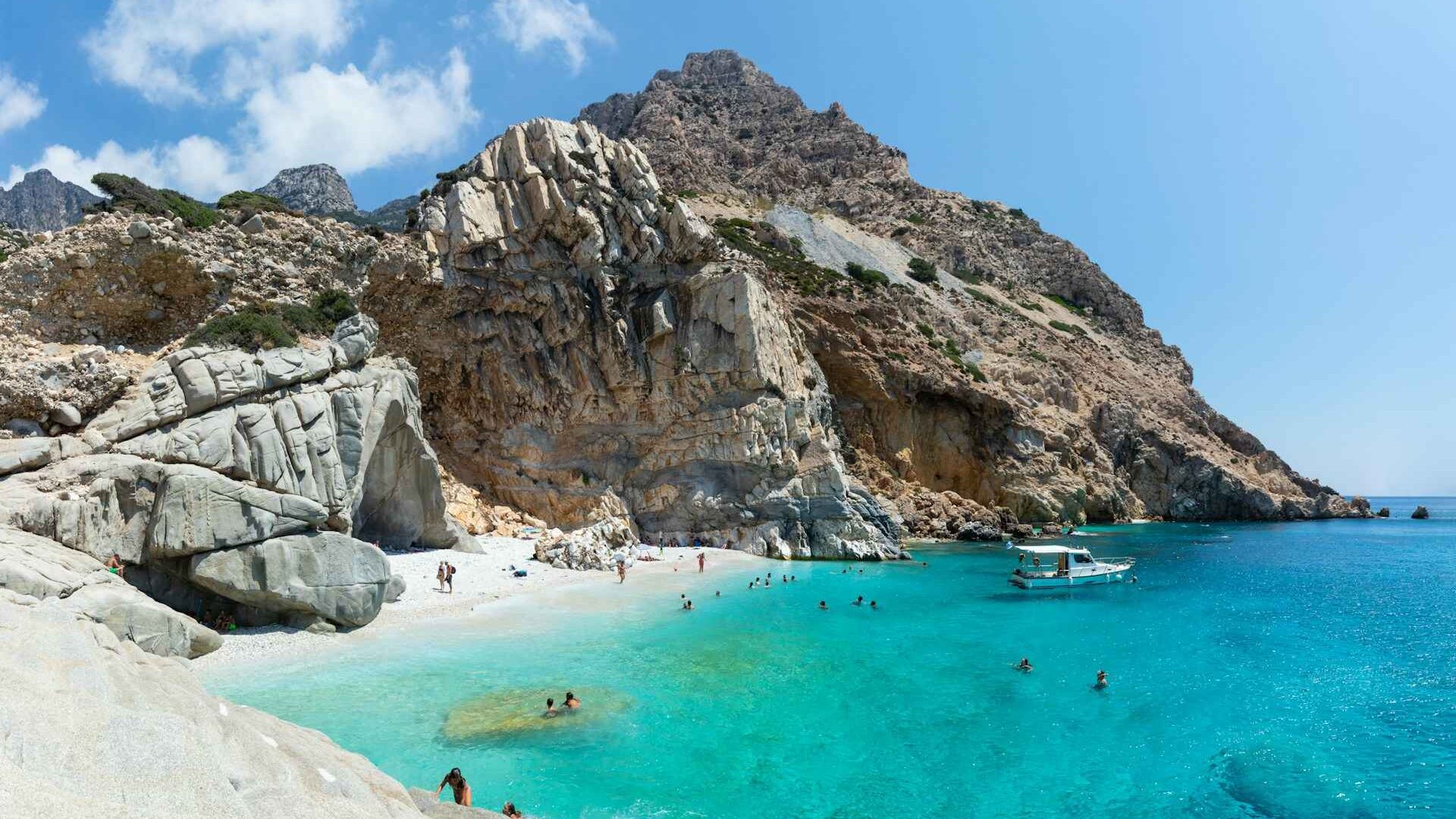 Planning Your Dream Greek Vacation? 7 Must-Visit Places To Add To Your Itinerary 3 Dream Greek Vacation: 7 Must-Visit Places in Greece
