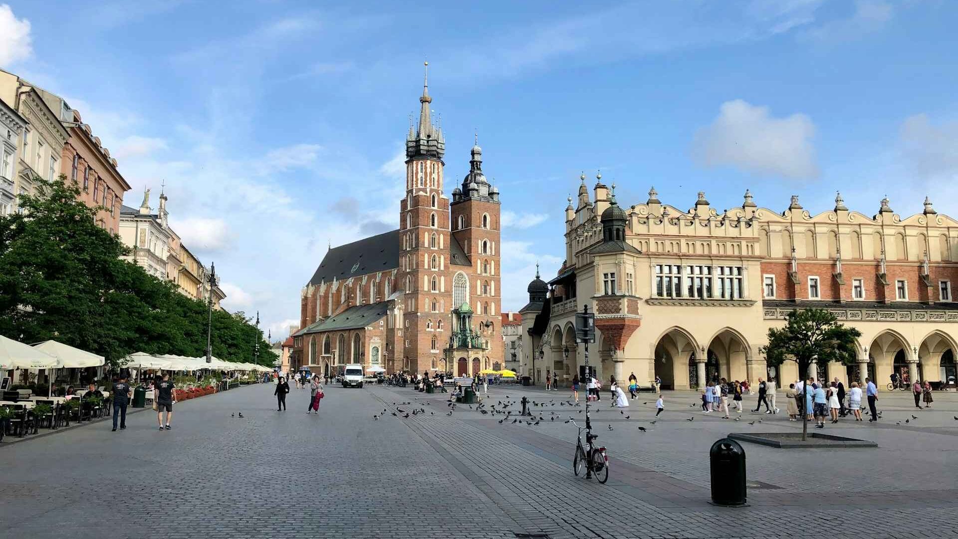 Explore Poland: Top Attractions & Travel Itinerary Guide 3 Poland