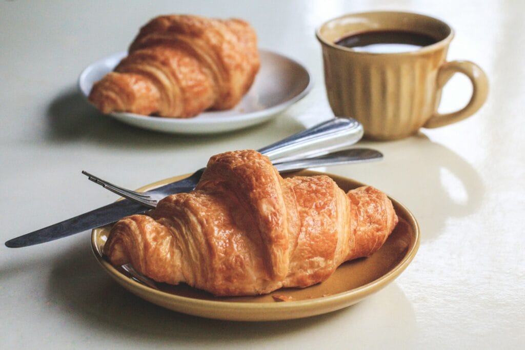 Best Cafes in Bangalore 2025: Top 15 Coffee Shops & Restaurants Guide 6 pastries