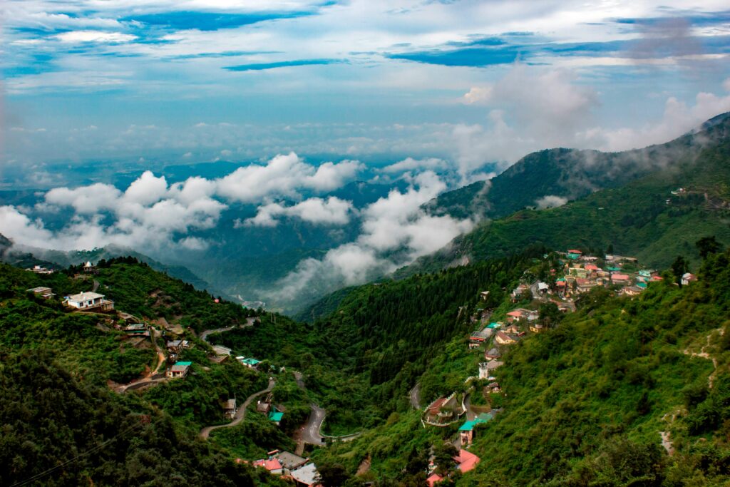 Top 10 Places to Visit in Monsoon in India 6 pexels being the traveller 579914 2070307 min