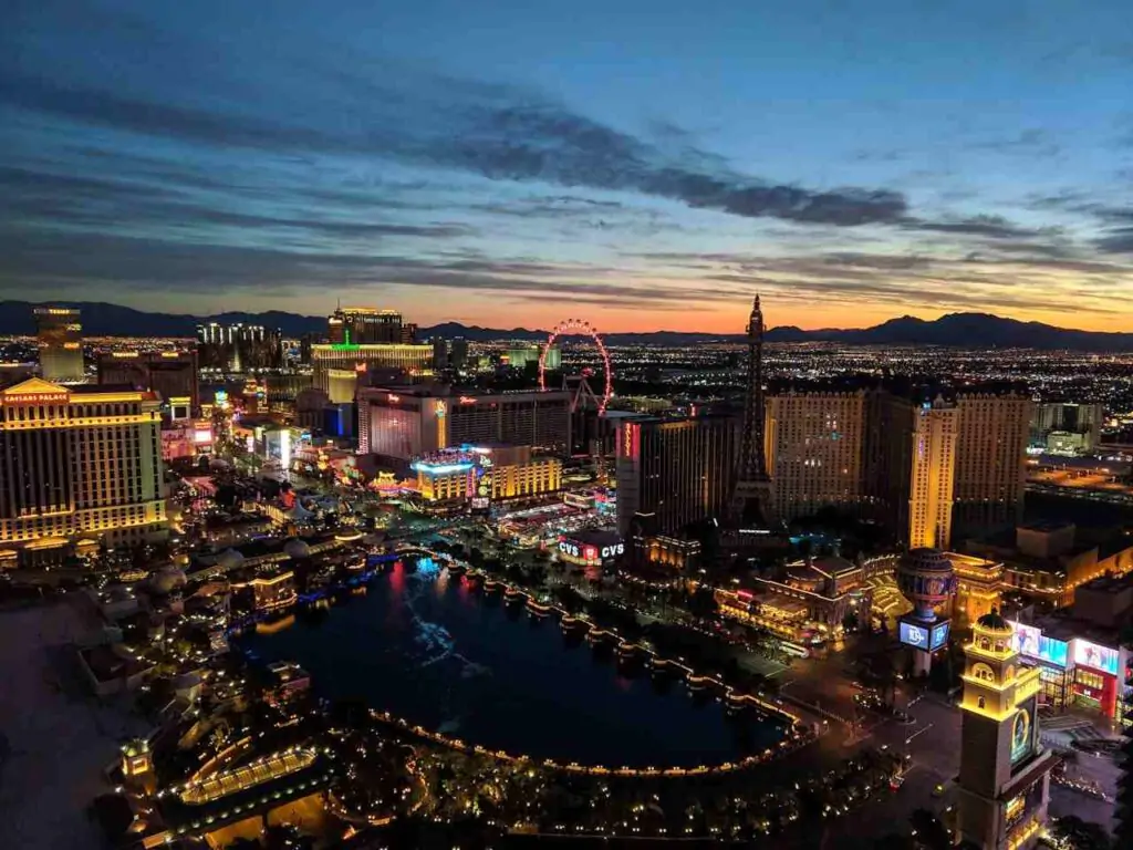 Things to Do in Vegas for Couples 8 Couples