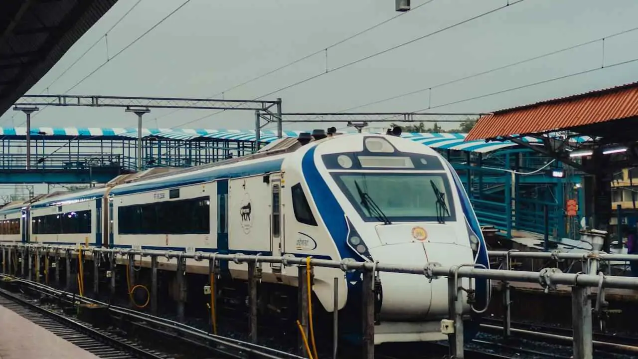 5 Breathtaking Train Journeys in South India You Must Experience 4 Train
