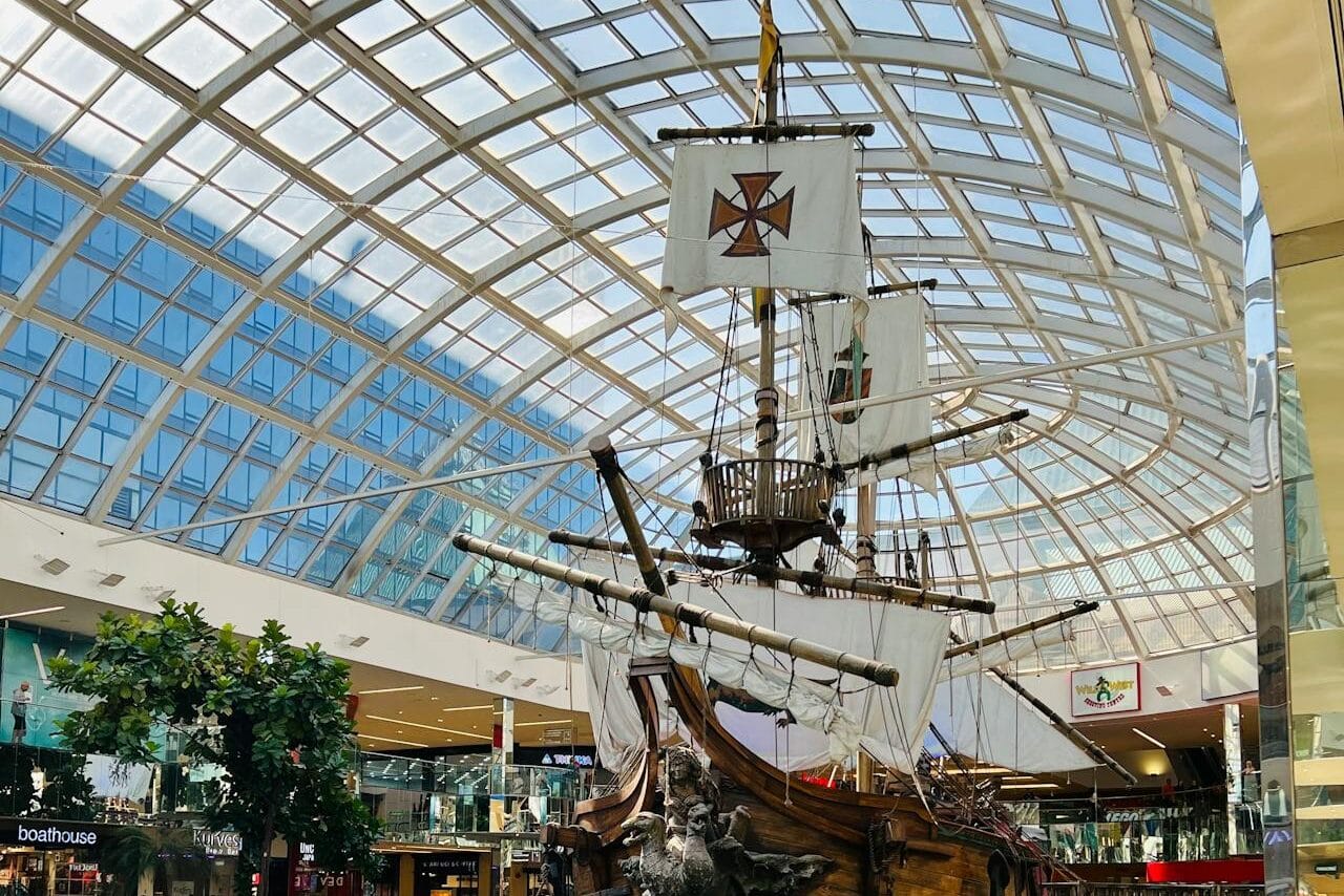 Top 10 Most Stunning Largest Malls in the World You Need to Visit at Least Once 6 West Edmonton Mall – Alberta, Canada
