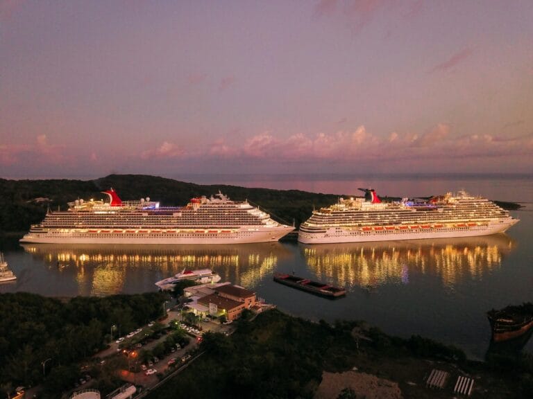 best Luxury Dinner Cruise in Goa