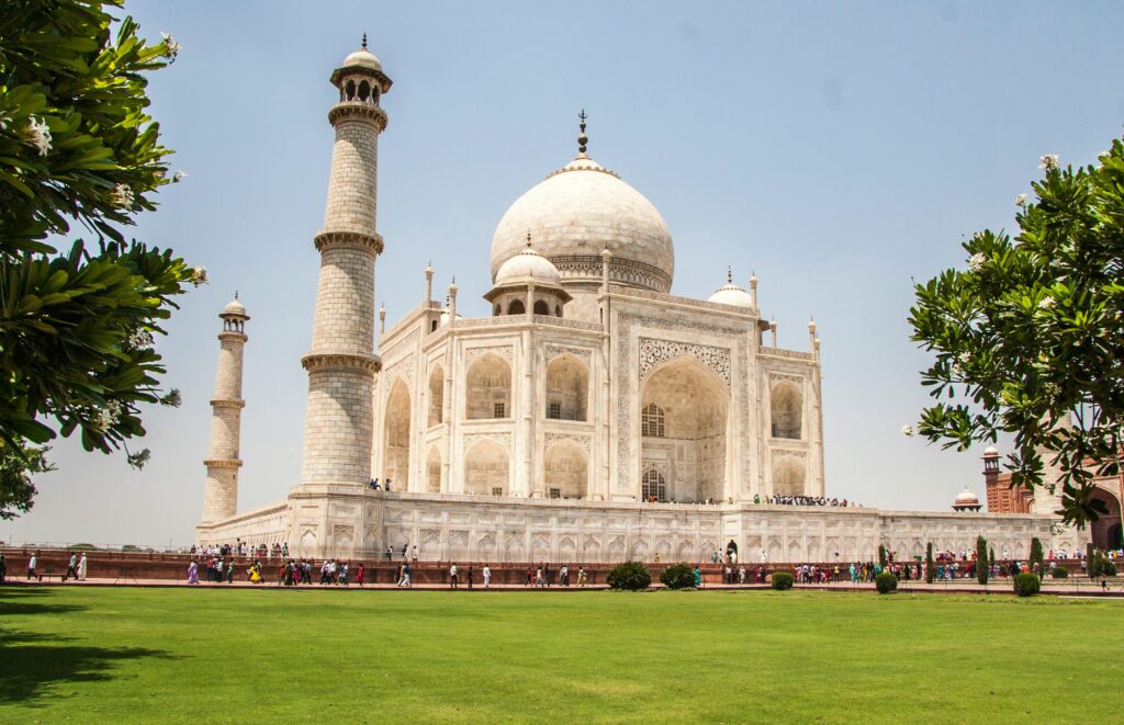 Travel Guide: The New 7 Wonders of the World 7 pexels zbeimish 1583339 min