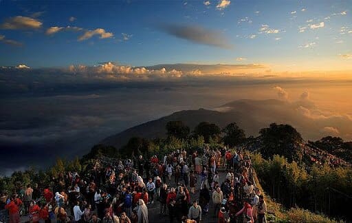 Best Time to Visit Darjeeling: A Complete Travel Guide 5 witness the true beauty min