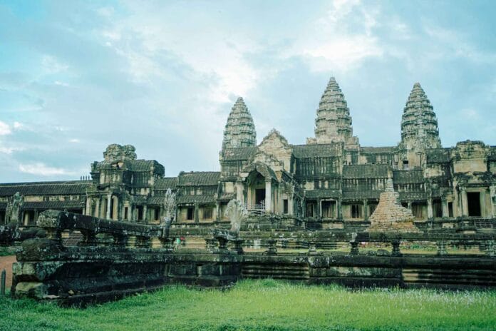 somoun-bo-Y6lnmXqGfqI-unsplash_11zon Things to Do in Cambodia